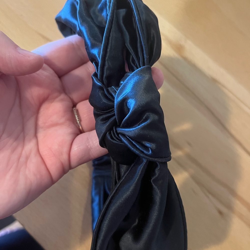 SLIP Knot Headband - Picture 4 of 5